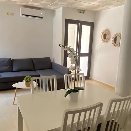 Aeropuerto-churriana-golf Apartment